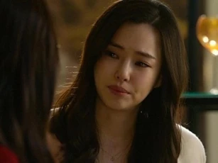 Vừa sinh con xong thì biết chồng ngoại tình với bạn, tôi ra tay "bắt sống" đôi tình nhân rồi khóc nghẹn vì điều này