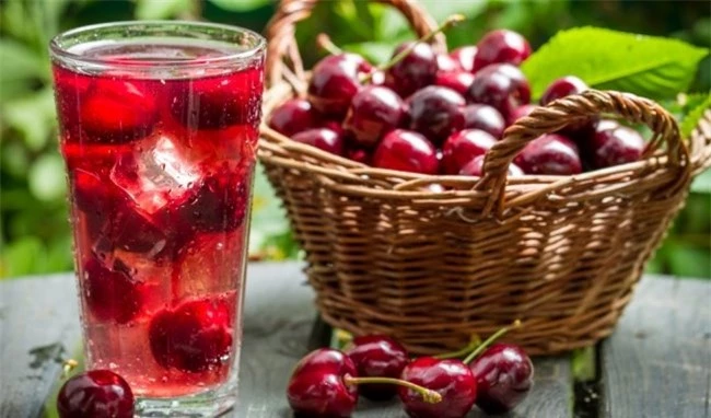 Nước ép quả anh đào hay còn gọi là cherry giúp bạn ngủ ngon