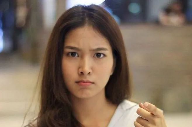 Muốn vợ nghỉ việc về quê, chồng đưa ra hạ sách khiến tôi tức đỏ mặt