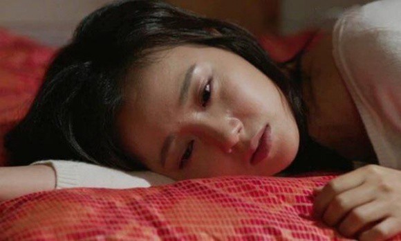 Cầm 1 cây vàng, chị gái chồng cười sung sướng còn tôi thì hận đến tận xương tủy