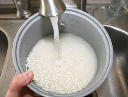 Sai lầm khi nấu cơm nhiều bà nội trợ mắc phải