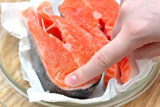 7 sai lầm tai hại khi rã đông thực phẩm khiến thức ăn mất chất lại sản sinh độc tố