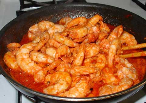 Bật mí công thức làm tôm rim ngon bất bại, ai cũng thích mê khen lấy khen để
