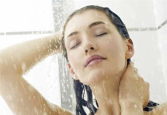 Sai lầm khi tắm ảnh hưởng tới sức khỏe