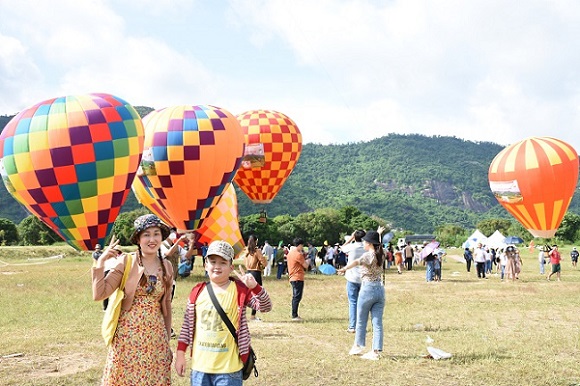 An Giang: Gần 100.000 lượt khách "đổ" về Tri Tôn dịp 2/9