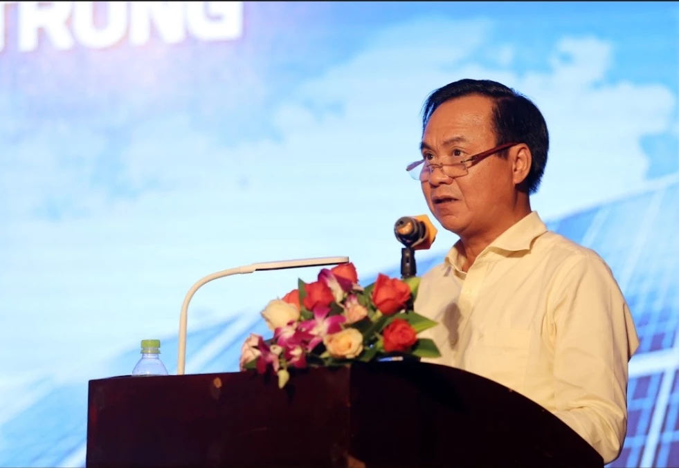 Ông Võ Văn Hưng - Chủ tịch UBND tỉnh Quảng Trị phát biểu tại hội thảo
