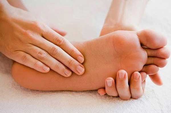 Chân có 5 dấu hiệu này là cơ thể đang "kêu cứu", đi khám sớm trước khi quá muộn