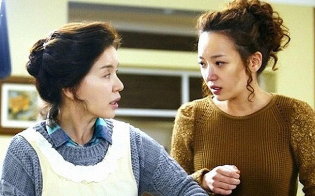 Giao phó chuyện chăm cháu cho ông bà nội, mẹ trẻ hoảng hốt khi nghe câu nói bi bô của con trai