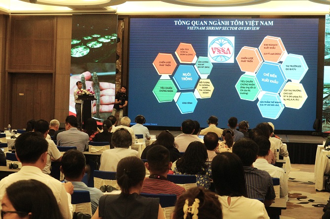 Ông Lê Đình Huynh, Tổng thư ký, Liên minh tôm sạch và bền vững Việt Nam (VSSA) thông tin về sản xuất và xuất khẩu tôm của Việt Nam