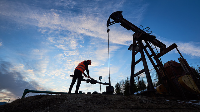 Đằng sau động thái cắt giảm sản lượng của OPEC+