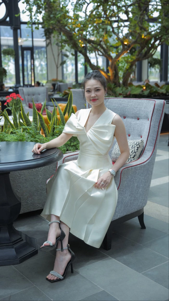 Chị Tú Anh – doanh nhân trẻ đến từ Hà Nội check in tại Dinh thự ánh sáng Garden Palace 