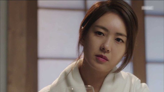 Sợ con dâu phải vất vả lo thủ tục nhà đất, mẹ chồng gợi ý đứng tên thay và âm mưu thâm hiểm phía sau