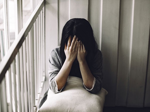 Chồng cho về ngoại ở cữ, tôi hí hửng đi mà không biết anh đang làm chuyện tội lỗi sau lưng mình