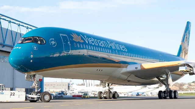 Cổ phiếu của Vietnam Airlines đang phải đối mặt với nguy cơ cao bị hủy niêm yết. Cổ phiếu của Vietnam Airlines đang phải đối mặt với nguy cơ cao bị hủy niêm yết.