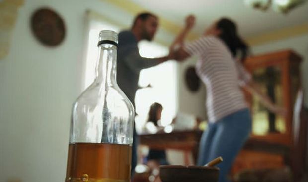 Ngày ly hôn, chồng cười khẩy chờ ngày cô quay về cầu xin nhưng diễn biến cuộc đời cô vợ sau đó khiến tất cả bất ngờ!