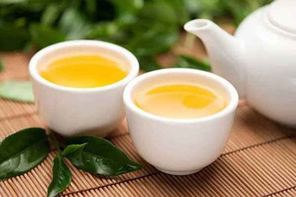 Sai lầm khi uống trà khiến bạn rước độc vào người, bủn rủn chân tay vì say trà