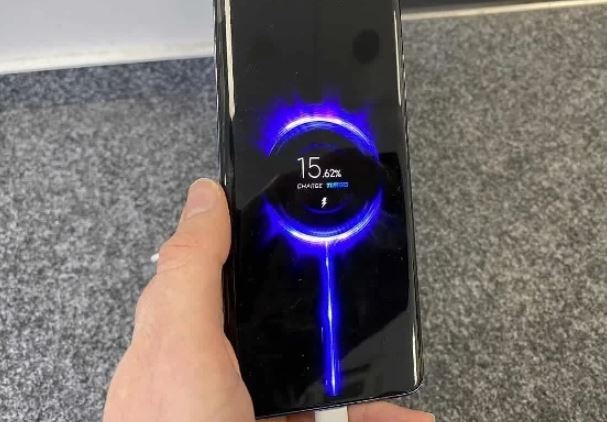 Sạc nhanh có khiến pin điện thoại bị chai: Chuyên gia chỉ ra sự thật nhiều người chưa biết