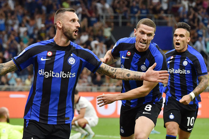 Thắng Torino kịch tính, Inter bám sát Napoli trên BXH Serie A