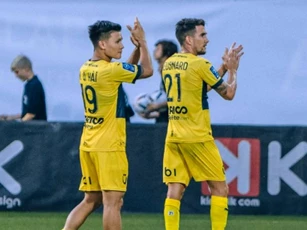 Pau FC có chiến thắng đầu tiên tại Ligue 2, Quang Hải rơi vào thế khó