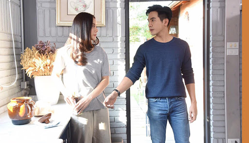 Ly hôn 3 năm, tình cờ gặp lại vợ cũ trong đám cưới của người bạn và nhận được 1 câu hỏi mà anh chồng bật khóc ngon lành