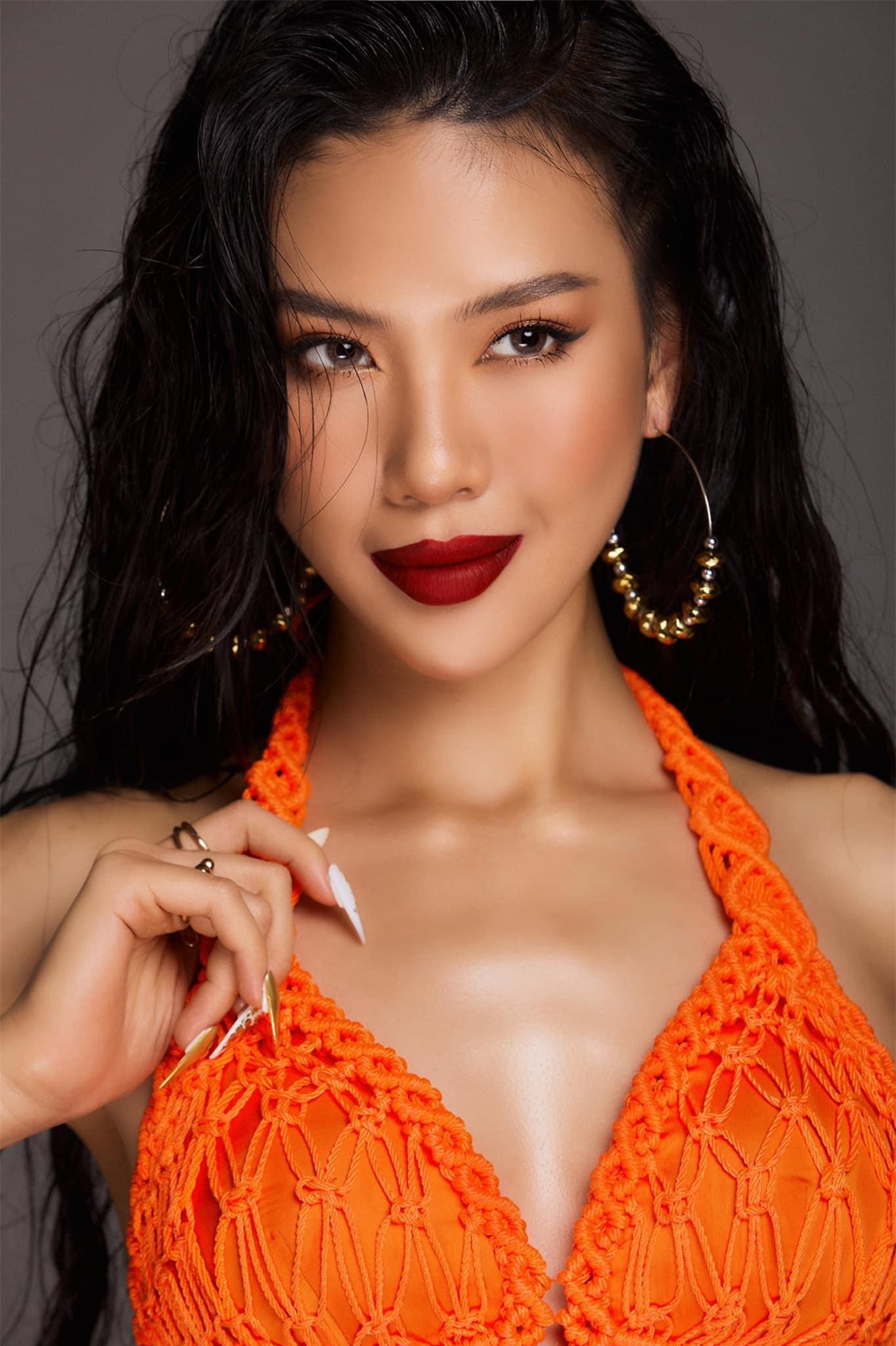 Mặc lại áo tắm của Thuỳ Tiên, Bùi Quỳnh Hoa mang sắc vóc sexy đến với Supermodel International ảnh 4