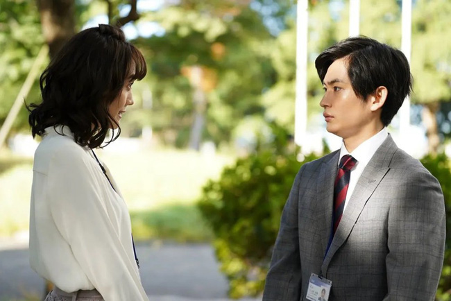 Lương 60 triệu/tháng vẫn bị chồng khinh thường, 2 tháng sau anh ta phải cuống quýt xin tha thứ nhưng lời đáp của cô mới đủ 'nghẹn đắng'