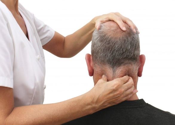 Đau vai gáy: 5 cách bấm huyệt trị đau đơn giản, hiệu quả tại nhà