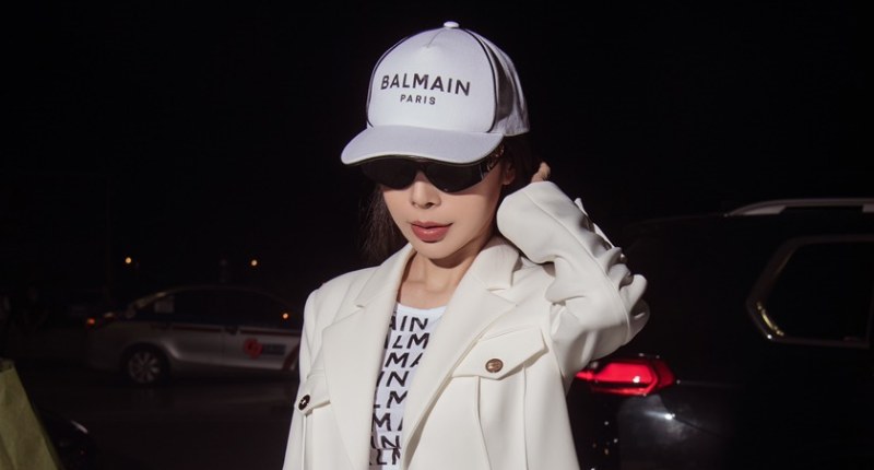 Bóc giá "cây" đồ hiệu "chất lừ" của Hoa hậu Hoàng Dung khi lên đường dự London Fashion Week