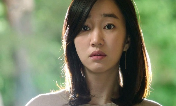 Đêm tân hôn, biết tôi không còn trong trắng, anh bất ngờ làm một việc khiến tôi òa khóc