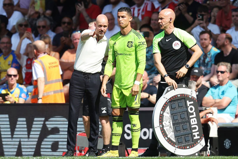 Ronaldo lộ thời điểm rời MU, bến đỗ mới 'ai cũng biết' đã xuất hiện