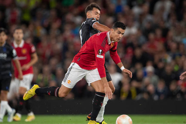 Không có chỗ cho Ronaldo, huyền thoại Aston Villa chỉ ra bộ ba đáng xem nhất của MU