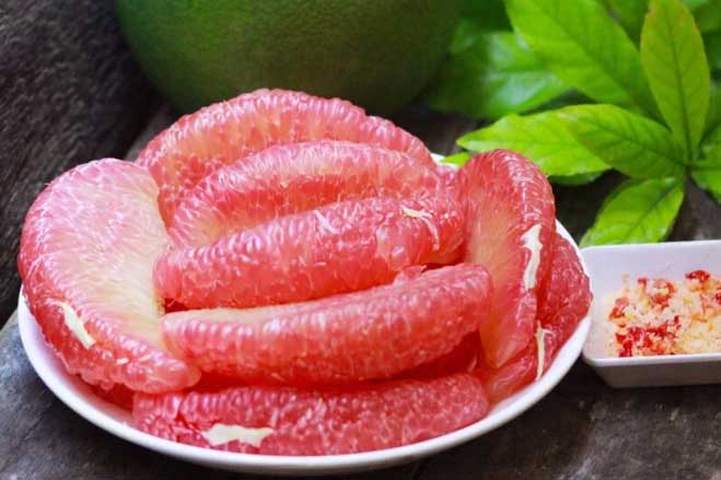 Ăn bưởi đúng giờ vàng này vừa tốt cho sức khỏe, vừa "đánh tan" mỡ bụng