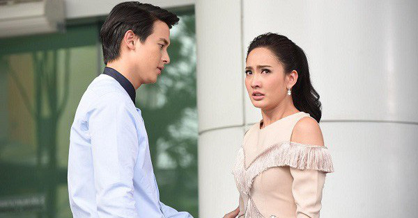 Tháng nào vợ cũng tiêu âm 3 triệu, chồng nghi dấm dúi mang về ngoại bèn âm thầm theo dõi, nào ngờ sự thật khiến anh bật khóc nức nở