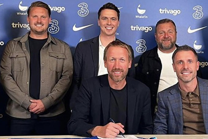 Ai lợi, ai thiệt từ việc Ngoại hạng Anh tạm hoãn?