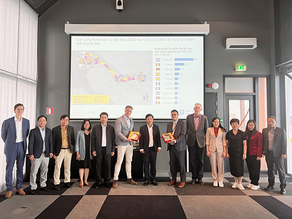 Đà Nẵng học tập mô hình cảng Rotterdam Hà Lan để hoàn thiện cơ chế quản lý cảng Liên Chiểu