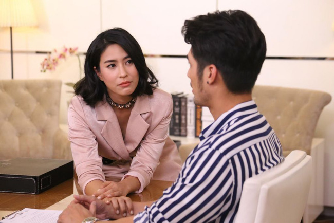 Chồng từ bỏ tài sản 4 tỷ để đến với "tình yêu đích thực", song 3 năm sau lại bị vợ cũ bắt gặp trong một hoàn cảnh khó tưởng