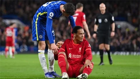 Premier League trở lại cuối tuần này nhưng trận Chelsea vs Liverpool vẫn bị hoãn