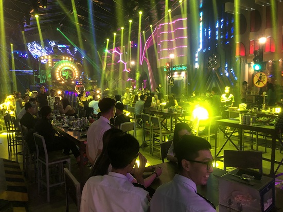 C&#xE0; Mau: Ph&#xE1;t hi&#x1EC7;n 102 &#x111;&#x1ED1;i t&#x1B0;&#x1EE3;ng d&#x1B0;&#x1A1;ng t&#xED;nh v&#x1EDB;i ma t&#xFA;y t&#x1EA1;i c&#x1A1; s&#x1EDF; gi&#x1EA3;i tr&#xED; l&#x1EDB;n  