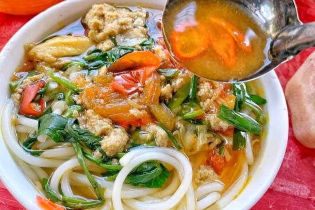 Nam Định có món bún thường bán ở vỉa hè nhưng vị ngon hết ý, bạn đã thử chưa?