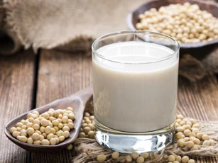 Uống 1 cốc sữa đậu nành theo cách này giúp vòng 1 căng đầy tự nhiên lại chống lão hóa