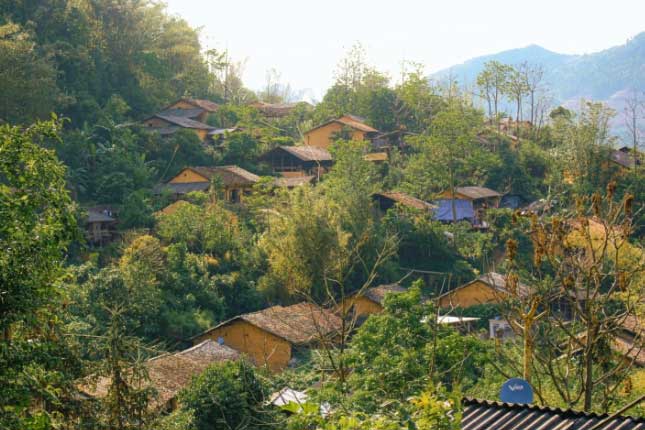 Say đắm trước vẻ mộc mạc ở ngôi làng cổ trăm tuổi ‘bị lãng quên’ ở Hà Giang