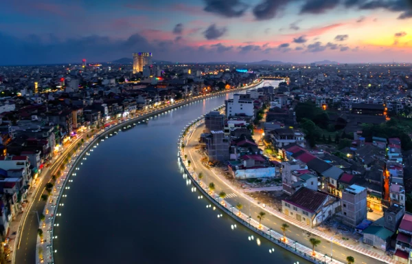 Hai Phong city at night.