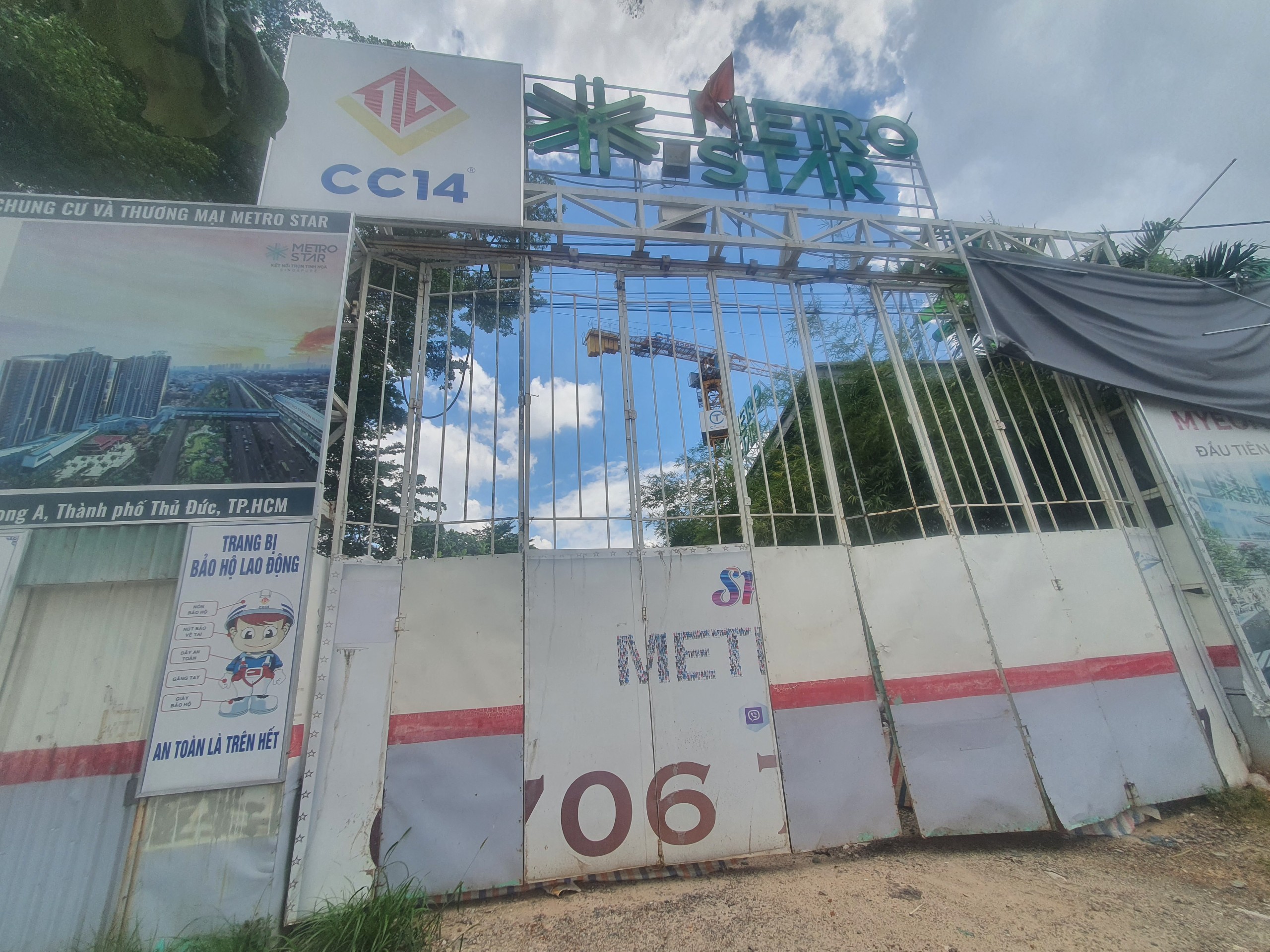 Chủ đầu tư cam kết bàn giao nhà năm 2021 nhưng đến nay dự án chưa có dấu hiệu của việc thi công trở lại