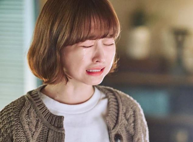 Mẹ chồng hứa tặng ô tô 1 tỷ nếu tôi sinh con trai, vừa đẻ xong bỗng dưng nhà mở rạp tưng bừng cho chồng tôi... cưới vợ mới