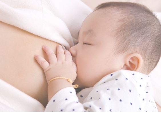 Quan niệm sai lầm của mẹ khi cho con bú
