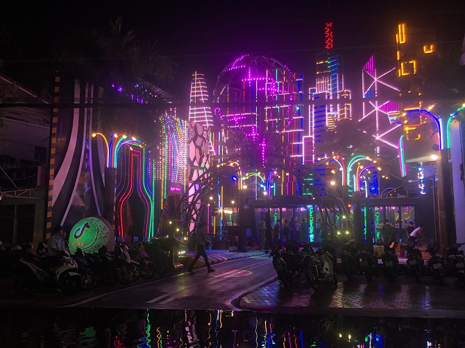 Cà Mau: Tạm đình chỉ hoạt động 2 cơ sở Beer club Tiktok và Karaoke Trump