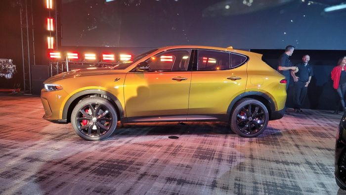 Khám phá xe SUV đô thị dùng động cơ tăng áp, công suất 268 mã lực, giá từ 30.000 USD