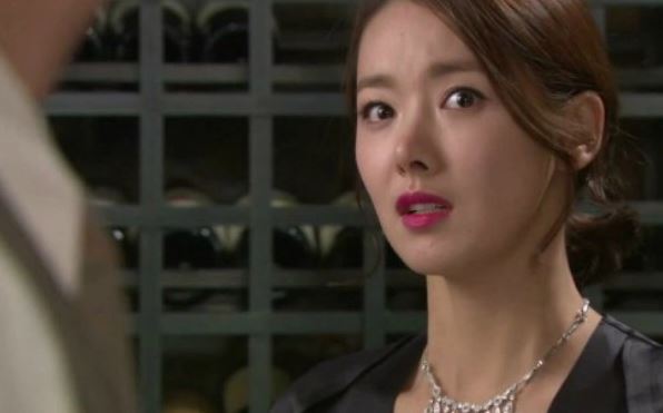 Con dâu "hai mặt", chồng đi vắng khinh rẻ mẹ chồng ốm nằm liệt giường và cái kết đâu ngờ