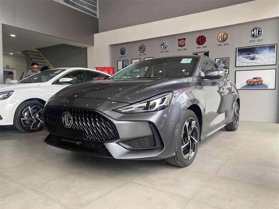 MG Việt Nam 'ngậm ngùi' tăng giá bán MG 5 và MG ZS, khó khăn 'chồng' khó khăn 187651