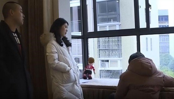 Chồng ngoại tình với người phụ nữ hơn 14 tuổi